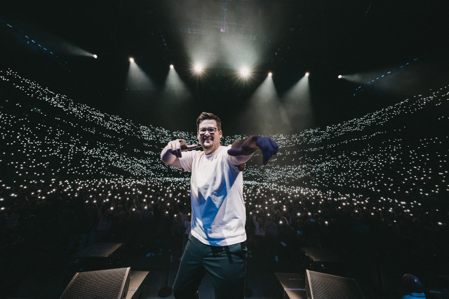 Chris Tall - AUSVERKAUFT