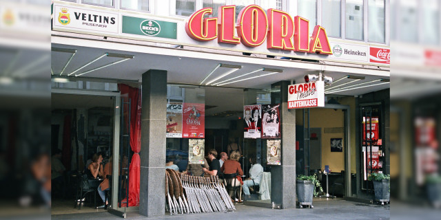 Geschichte - GLORIA Außenfassade 2004 (Photo 5)